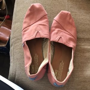 Toms Shoes